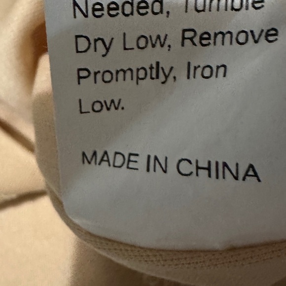 225 Shein | NWOT Gold Metallic Halter Mini Dress (Size XS) - 3for15 - Picture 9 of 15